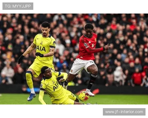 曼联逆转胜利逼近欧冠区 争四形势明朗